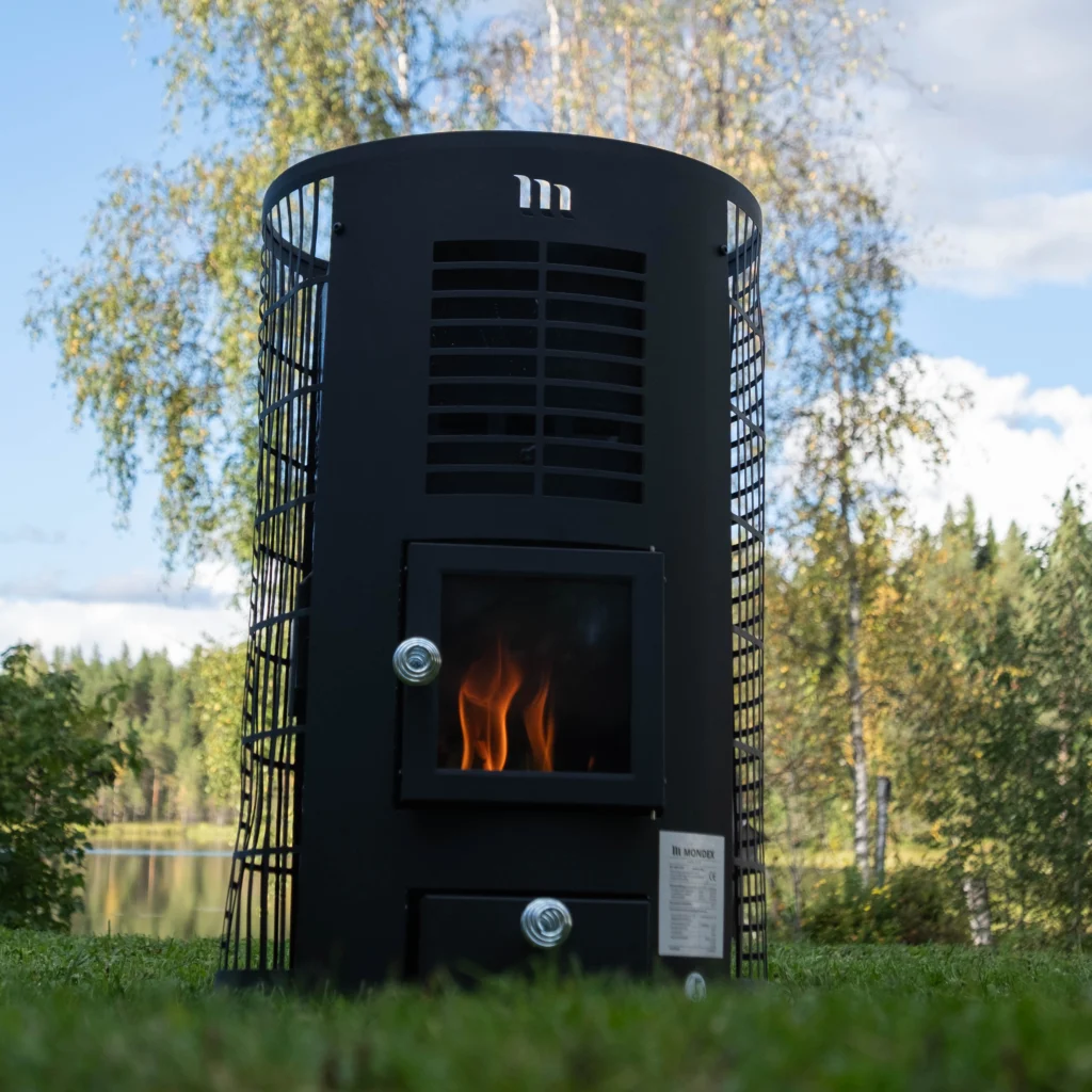 Mondex Klapi ensipoltossa ulkona.